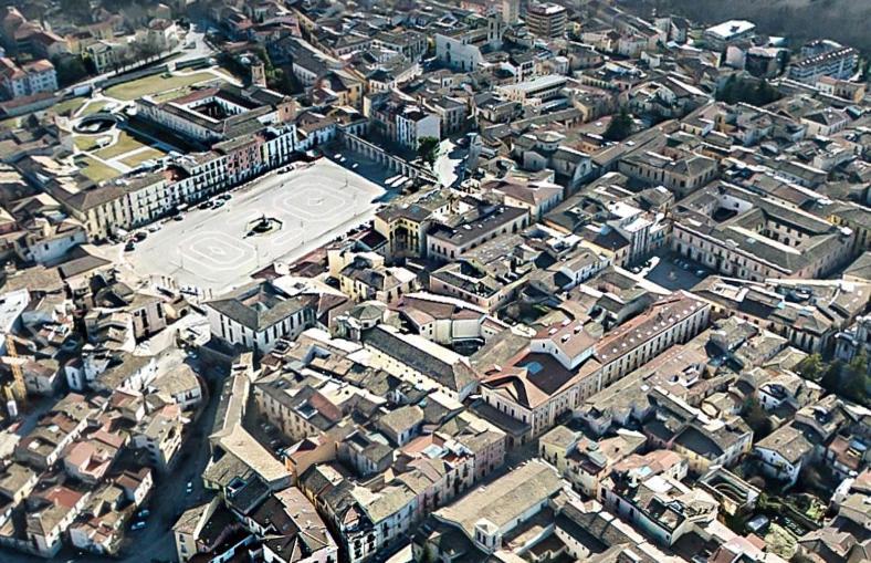 Dietro Piazza Maggiore Sulmona Zewnętrze zdjęcie